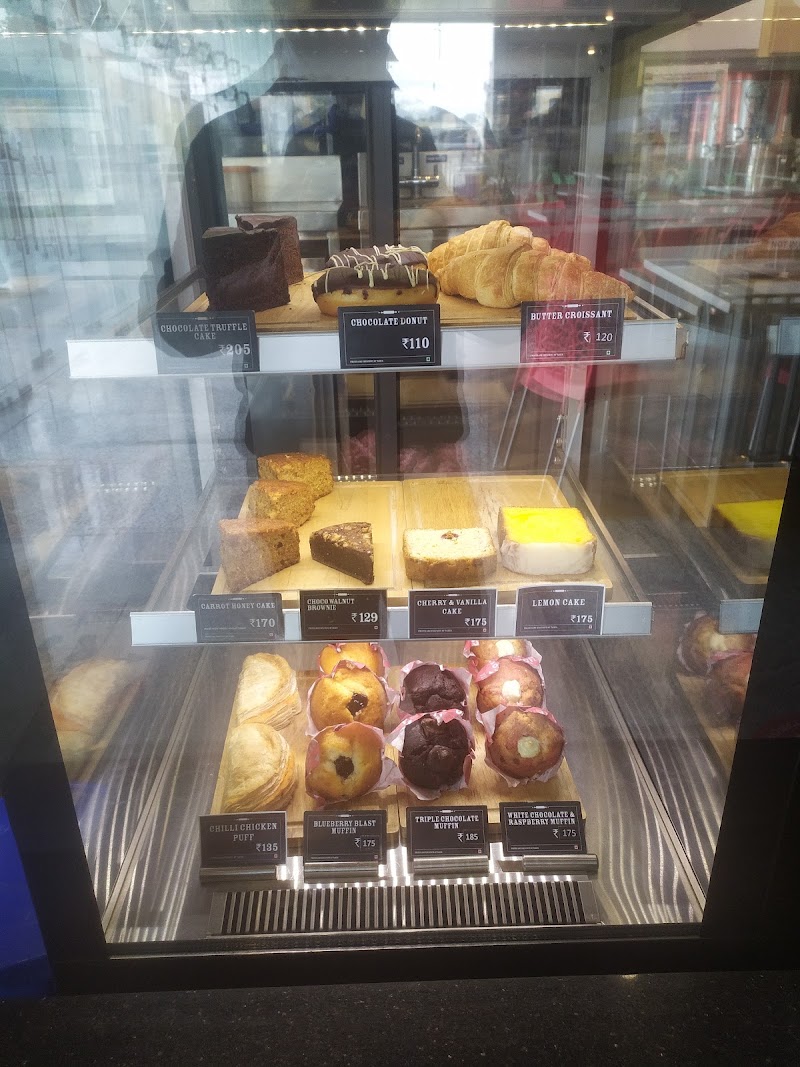 Costa Coffee - Costa Coffee, JH6P+V7J, Ajhai Kalan, Uttar Pradesh 281406, India