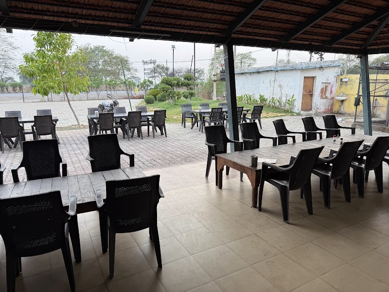 SUKHCHAIN DHABA - SUKHCHAIN DHABA, Thakur Tola, Chhattisgarh 491443, India