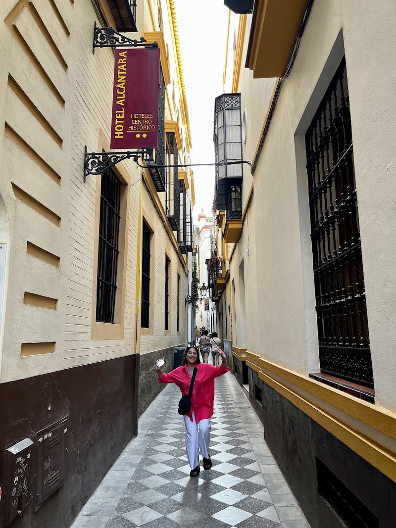 La Casa del Flamenco - Auditorio Alcántara - La Casa del Flamenco - Auditorio Alcántara C/ Ximénez de Enciso, 28, Casco Antiguo, 41004 Sevilla, Spain
