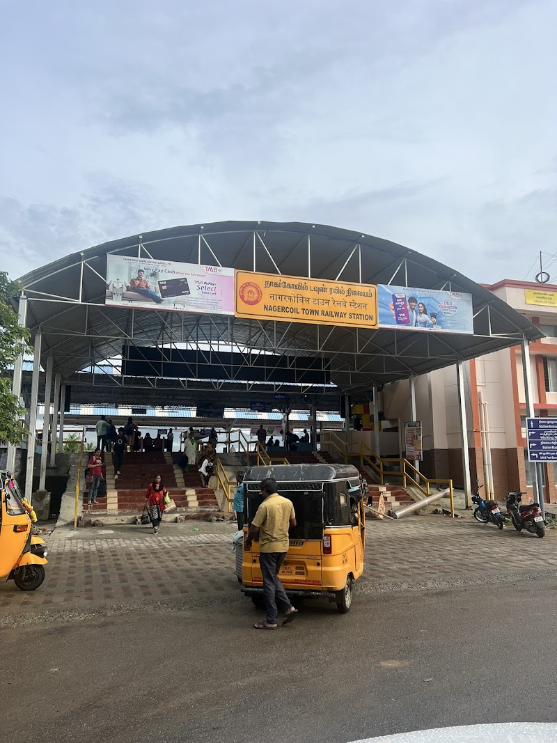 Nagercoil Town Railway Station - Nagercoil Town Railway Station 5CX9+WXM, Mela Theru Karai, Kaniyakulam, Tamil Nadu 629001, India