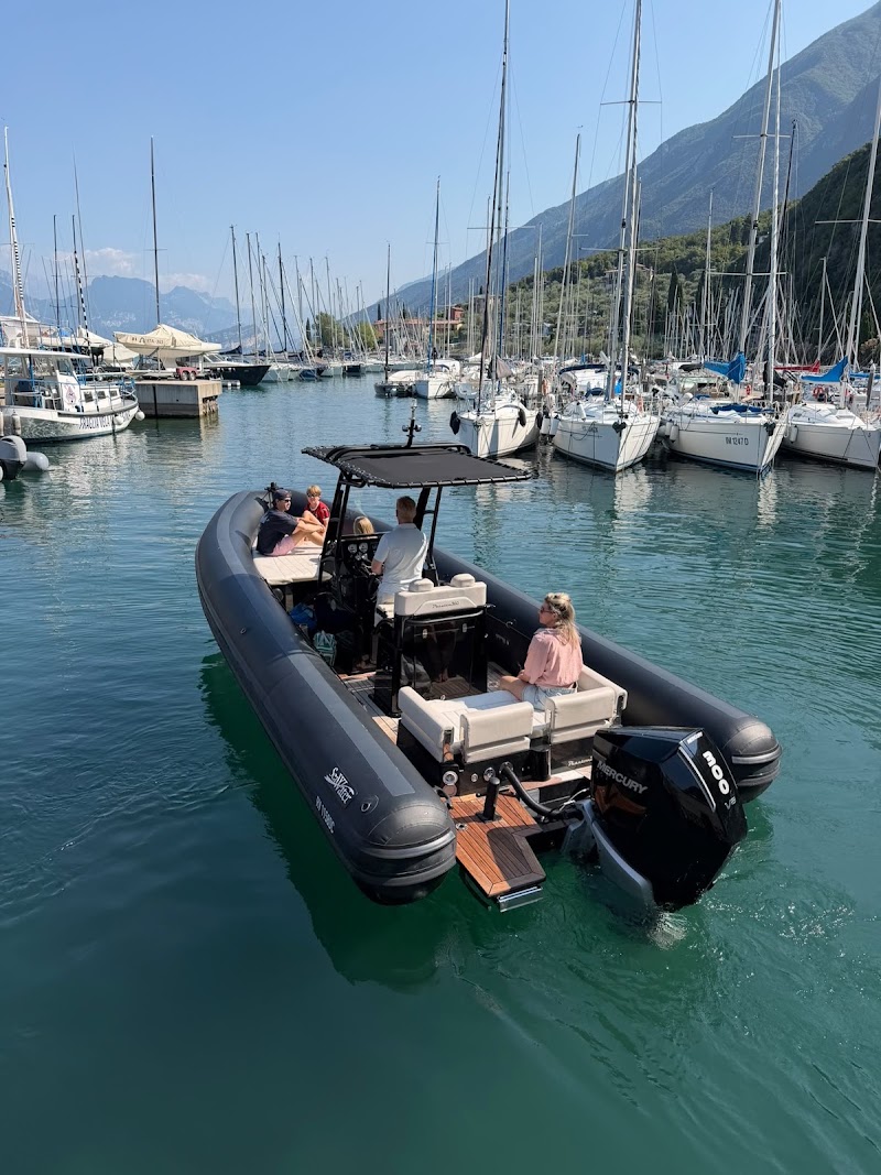 Verdeblu Boat Rental - Verdeblu Boat Rental Via Gardesana, 205, 37139 Malcesine VR, Italy