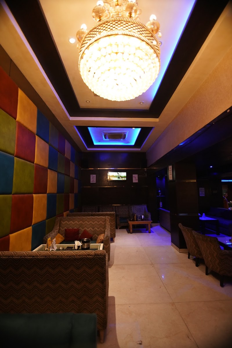 Hotel The Golden Oak - Hotel The Golden Oak P.H.N: 106, Main), R.N.M, Tehsil and District:, A/62, MG Rd, Village:, Raipur, Chhattisgarh 492001, India