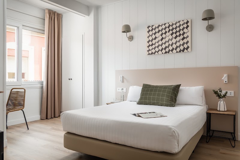 BYPILLOW Erba | Hotel en el centro de Girona - BYPILLOW Erba | Hotel en el centro de Girona Carrer Ultònia, 1, 17002 Girona, Spain