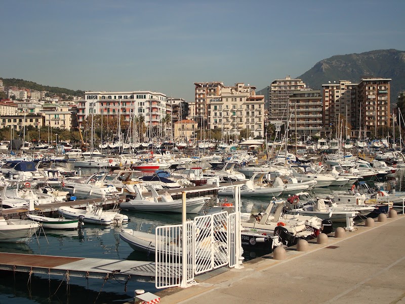 Ferries Amalfi - Positano - Ferries Amalfi - Positano, PIAZZA DELLA CONCORDIA (MOLO MASUCCIO), 84122 Salerno SA, Italy