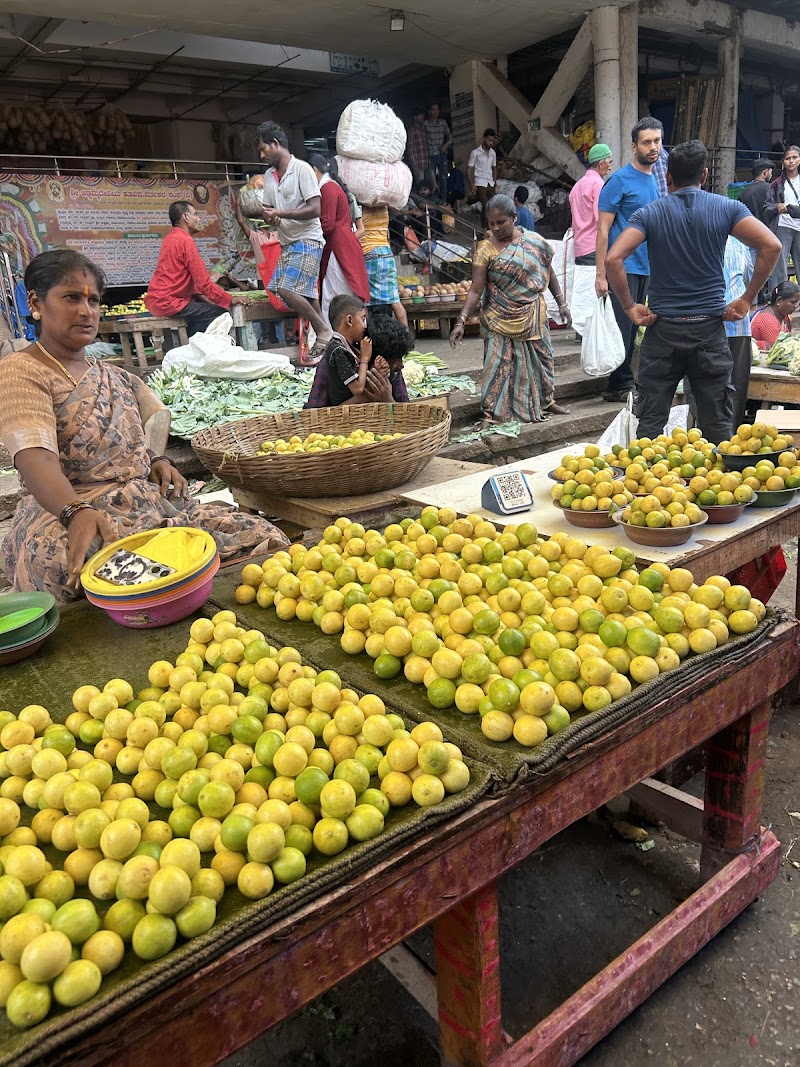 Chickpet Market - Chickpet Market XHCG+9G8, Huriopet, Chickpet, Bengaluru, Karnataka 560053, India