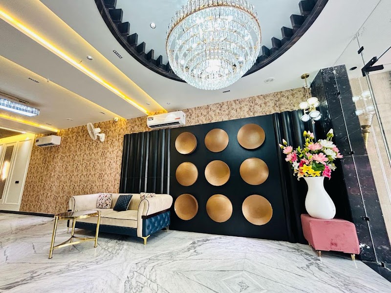 Hotel Ronak Group - Hotel Ronak Group, opp. Diamond Carpet, near KFC, Taj Nagari Phase 1, Tajganj, Agra, Uttar Pradesh 282004, India