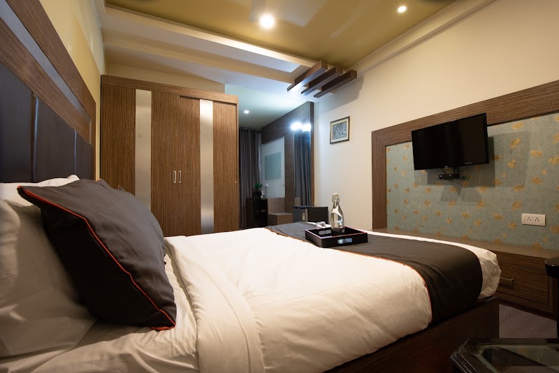 Hotel O by OYO Divy Noida Sector 50 Metro Station - Hotel O by OYO Divy Noida Sector 50 Metro Station H-10, H-10, Sector 44, Sector 10, Noida, Uttar Pradesh 201301, India