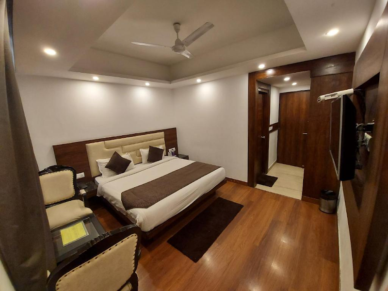Hotel Forest view by Shashwat Group of Hotels - Hotel Forest view by Shashwat Group of Hotels Library chowk, near Mall Road, Library Road, Mussoorie, Uttarakhand 248179, India
