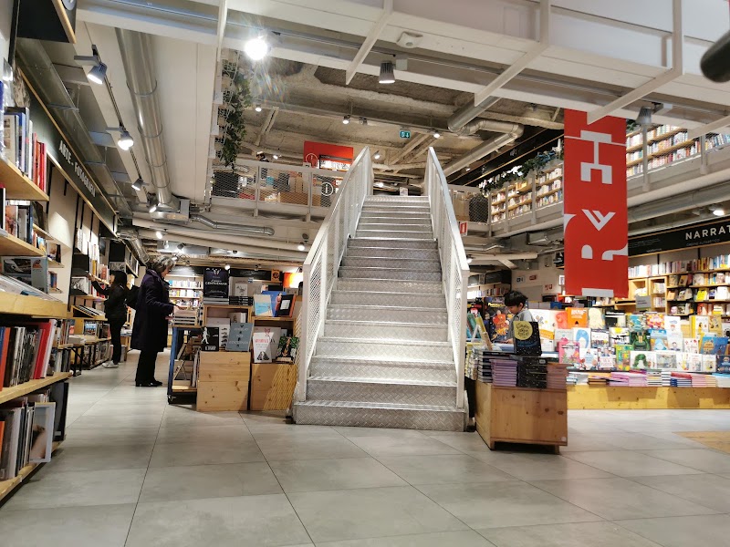 Feltrinelli Librerie - Feltrinelli Librerie, Piazza della Repùbblica, 26-27-28-29 R, 50123 Firenze FI, Italy