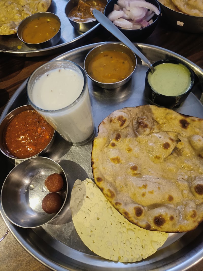 Royal punjabi restaurant (pure veg) - Royal punjabi restaurant (pure veg) Thokar chouraha, opposite Rana pratap railway station, Sunderwas, Pahada, Udaipur, Rajasthan 313003, India