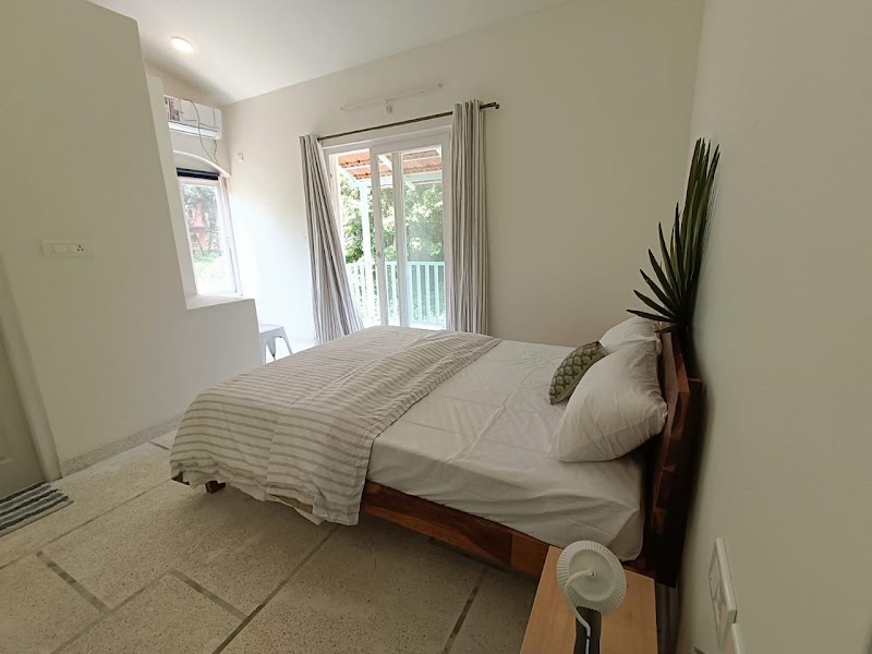 Beseco Bed and Breakfast - Beseco Bed and Breakfast, House no. 140, 1, Sernabatim Benaulim Rd, Ambeaxir, Benaulim, Goa 403708, India