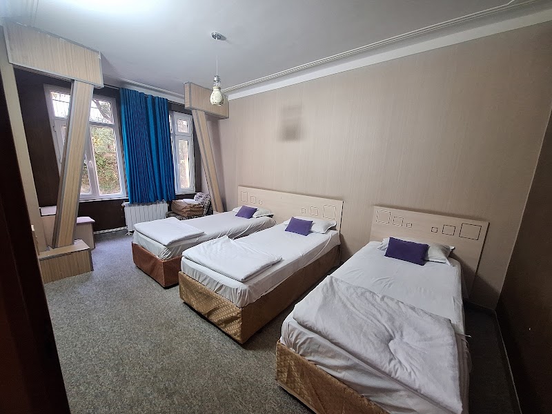 Ershad Hotel - Ershad Hotel, Ardabil Province, Sareyn, پایین تر از آبگرم گاومیش گولی خیایان ولیعصر میدان سهند -خیابان پهنلو مجتمع، هتل و آبدرمانی آپارتمان ارشاد، 532H+WCQ, Iran