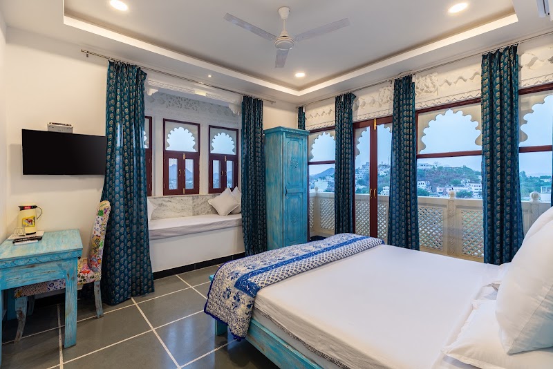 Hotel Mewari Villa Udaipur | Lake View Hotel in Udaipur - Hotel Mewari Villa Udaipur | Lake View Hotel in Udaipur 302,imli gath,purohito ka khurra before chandpole parking hotel no 302, Old City, Silawatwari, Udaipur, Rajasthan 313004, India