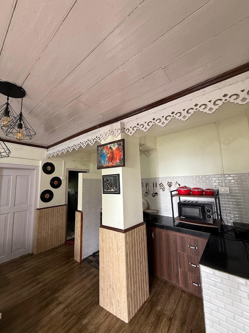 Oasis Apartment Homestay (2BHK Apartment with Breakfast) - Oasis Apartment Homestay (2BHK Apartment with Breakfast) near Zoo Directors Bunglow, above government college, Richmond Hill, Darjeeling, West Bengal 734101, India