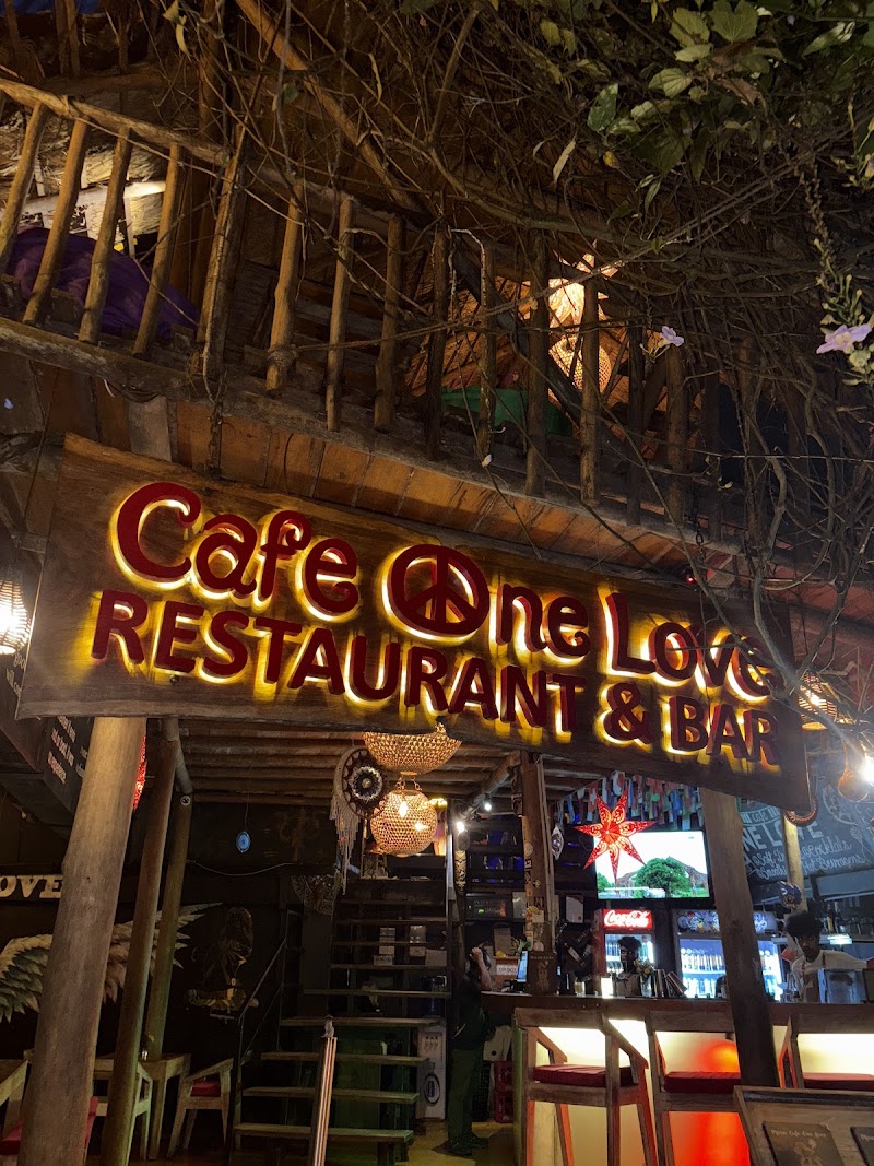 Cafe One Love Ella - Cafe One Love Ella 10 Ella Station Rd, Ella 90090, Sri Lanka