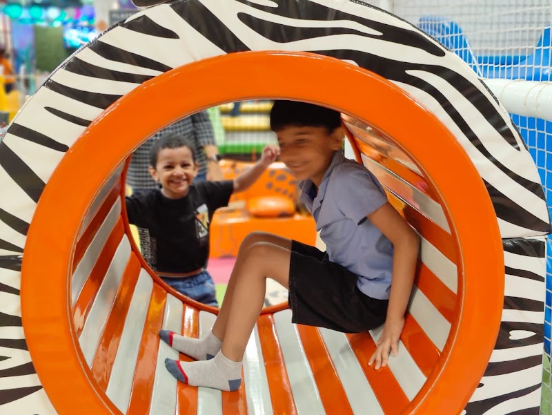 Xeno's Play Space Ghatkopar - Xeno's Play Space Ghatkopar 5th Floor, Neelyog Square, opposite Ghatkopar Railway Station, Shival Nagar, Saibaba Nagar, Pant Nagar, Ghatkopar East, Mumbai, Maharashtra 400077, India