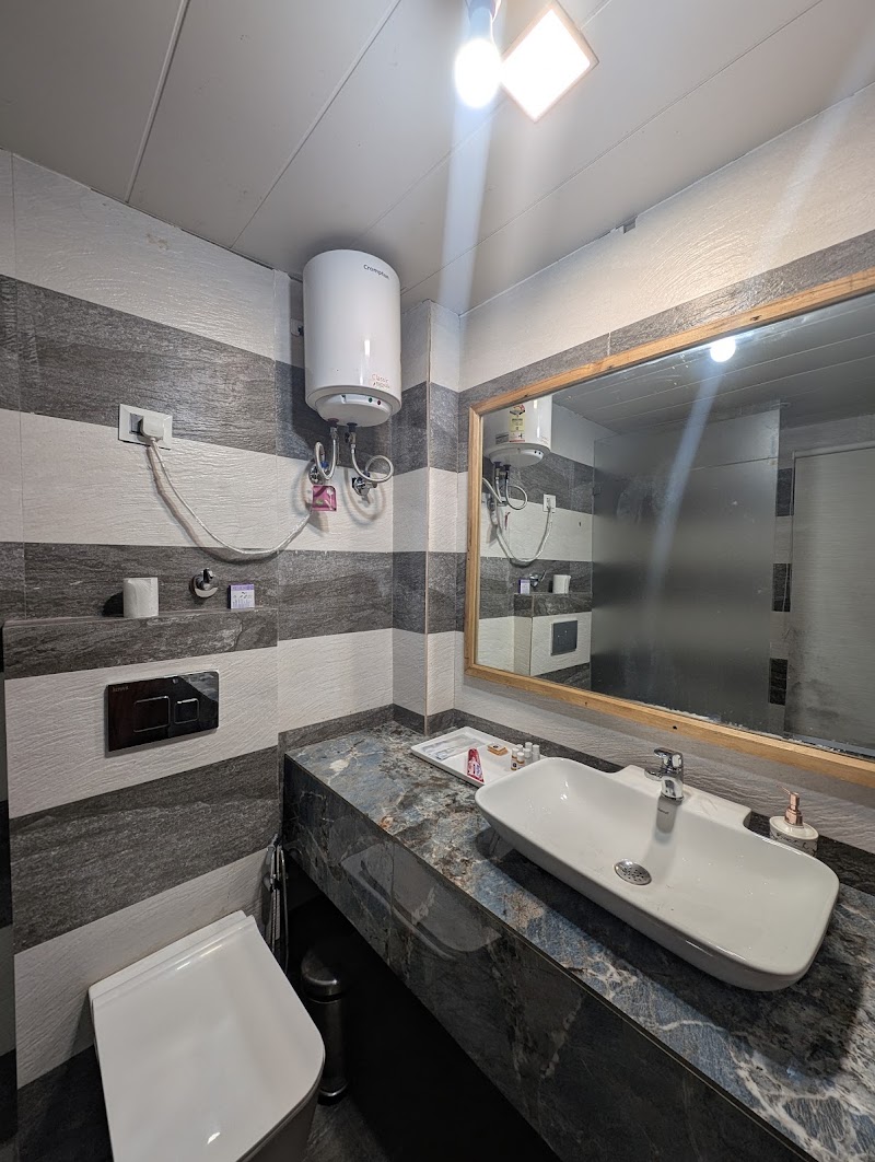 The Bright Side Resorts - The Bright Side Resorts, The Bright Side Resort, Tirthan Valley, Badi, Ropa, Pekhri, Himachal Pradesh 175122, India
