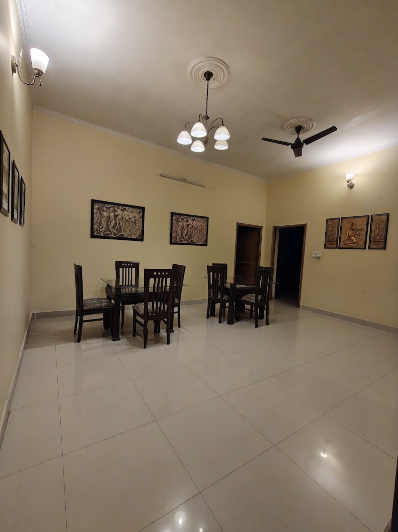 Hotel Downtown - Hotel Downtown Kangra Rd, Housing Board Colony, Kangra, Himachal Pradesh 176001, India