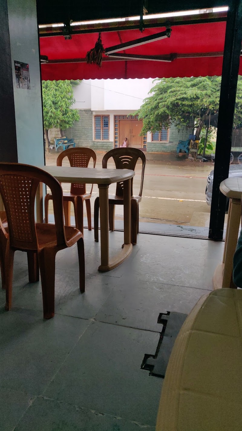 Sri Kottureshwara Benne Dose hotel - Sri Kottureshwara Benne Dose hotel, Jayanagara, CWVM+W94, B Block, Jayanagara B Block, Davangere, Karnataka 577008, India