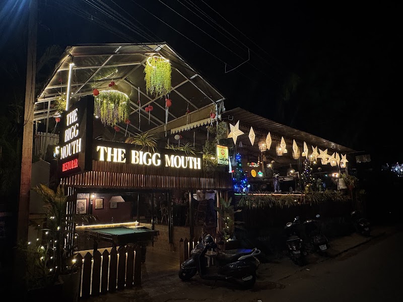 The Bigg Mouth Bar & Restaurant Goa - The Bigg Mouth Bar & Restaurant Goa House No. 284, Bamonwaddo, Fort Aguada Rd, Candolim, Goa 403515, India