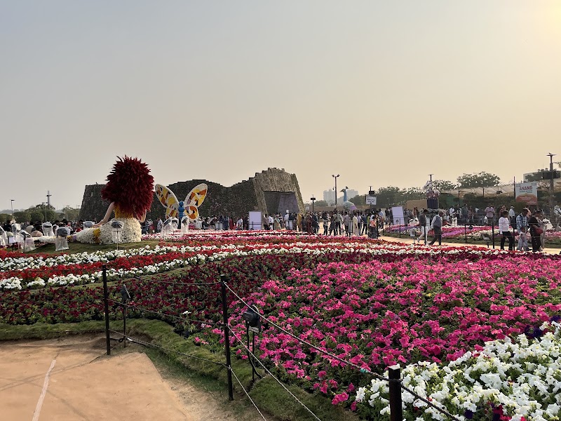 Sabarmati Riverfront Flower Park - Sabarmati Riverfront Flower Park Pujya Pramukh Swami Maharaj Marg, Ellisbridge, Ahmedabad, Gujarat 380006, India
