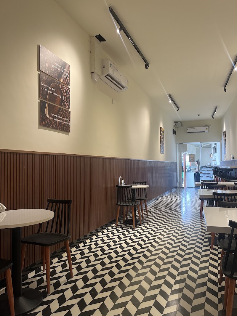 Coffee Room - Coffee Room SGR#1, Sarjapur Main Rd, next to R&B, Janatha Colony, Doddakannelli, Bengaluru, Karnataka 560035, India