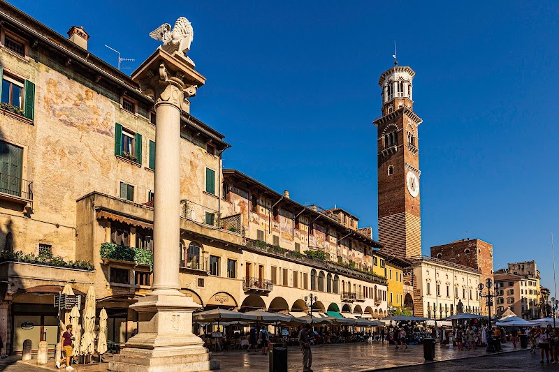 Piazza delle Erbe - Piazza delle Erbe Piazza Erbe, 37121 Verona VR, Italy