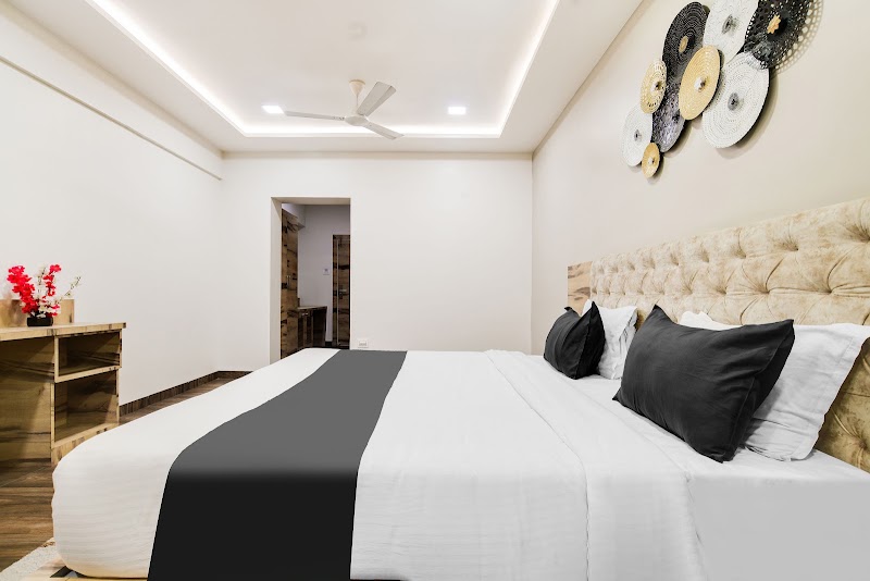 HOTEL PTC - HOTEL PTC 5th Floor, Maharani Rd, opp. Gujarati Girl's Collage, Chhoti Gwaltoli, Indore, Madhya Pradesh 452007, India