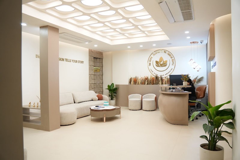 The Derma Clinics by Dr. Sanchi Gupta - The Derma Clinics by Dr. Sanchi Gupta 2nd Floor, Plot 1205, opposite Galleria Market, Sector 28, DLF Phase IV, Gurugram, Haryana 122002, India