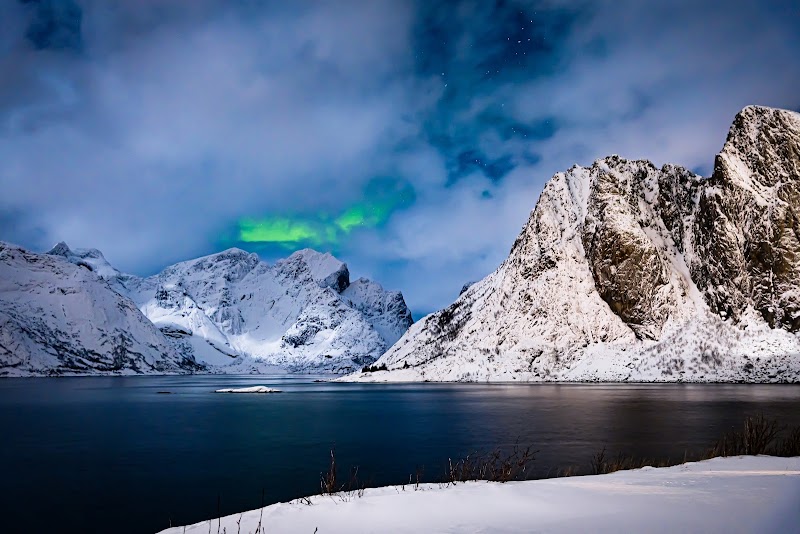 Hamnoy Viewpoint and Parking - Hamnoy Viewpoint and Parking Olenilsøya, 8390 Reine, Norway