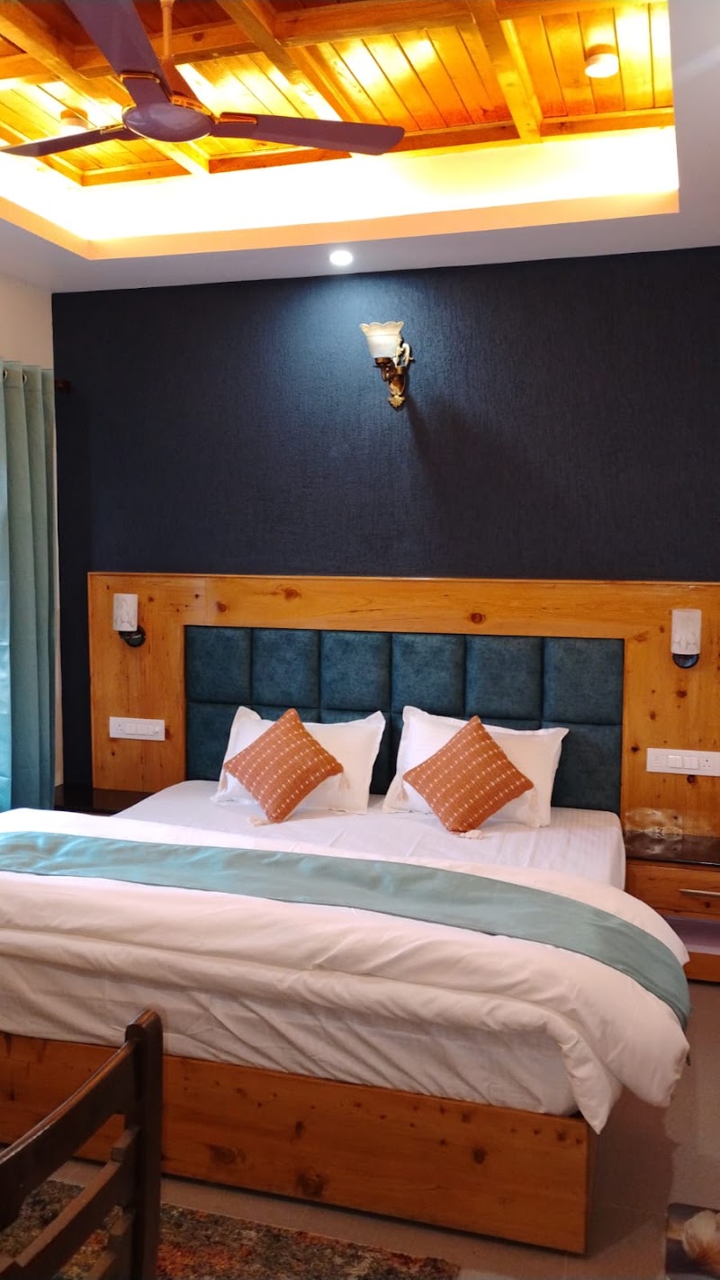 The Cloud 9 - The Cloud 9 Oak bush estate, Civil road, The Mall Road, Mussoorie, Uttarakhand 248179, India