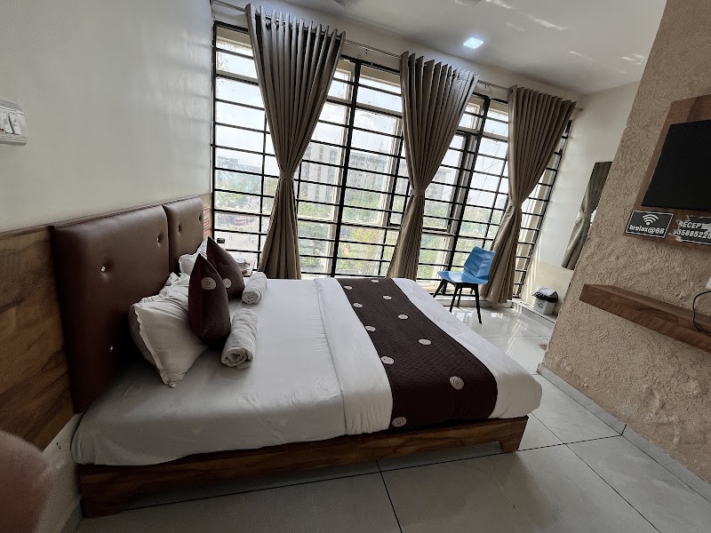 Hotel Relax AC Dormitory - Hotel Relax AC Dormitory, 2nd floor, Jasvant Chambers, near Sidi Saiyyed Ni Jali, Old City, Lal Darwaja, Ahmedabad, Gujarat 380001, India