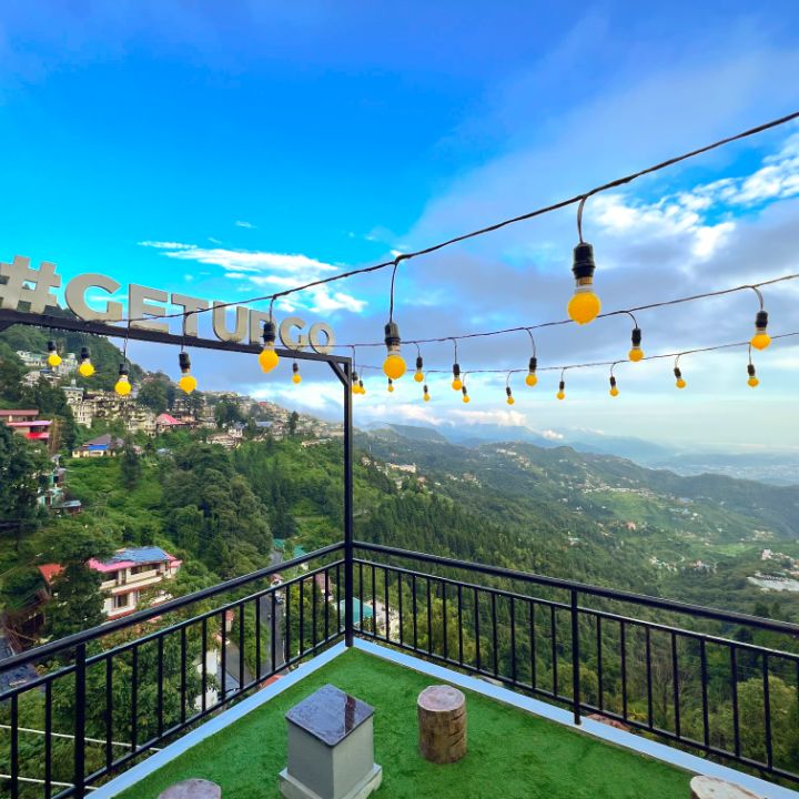 The Hosteller Mussoorie, Mall Road - The Hosteller Mussoorie, Mall Road Tibetan Market Gali, behind Accord Hotel, The Mall Road, Mussoorie, Uttarakhand 248179, India
