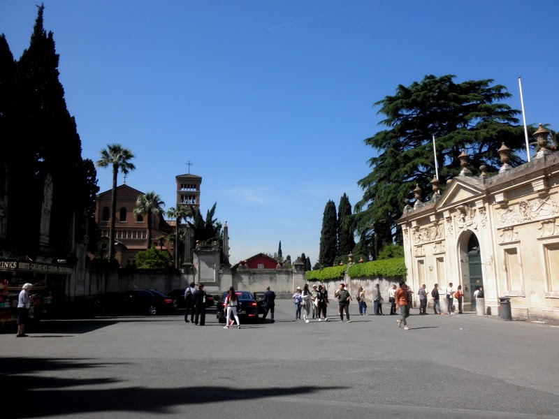 Piazza dei Cavalieri di Malta - Piazza dei Cavalieri di Malta, 00153 Roma RM, Italy