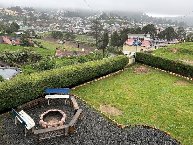 Zostel Ooty - Zostel Ooty Minerva House, 217, Dasaprakash Rd, opp. Nizam School, behind Mahindra Club Derby Garden, Fern Hill, Ooty, Tamil Nadu 643001, India