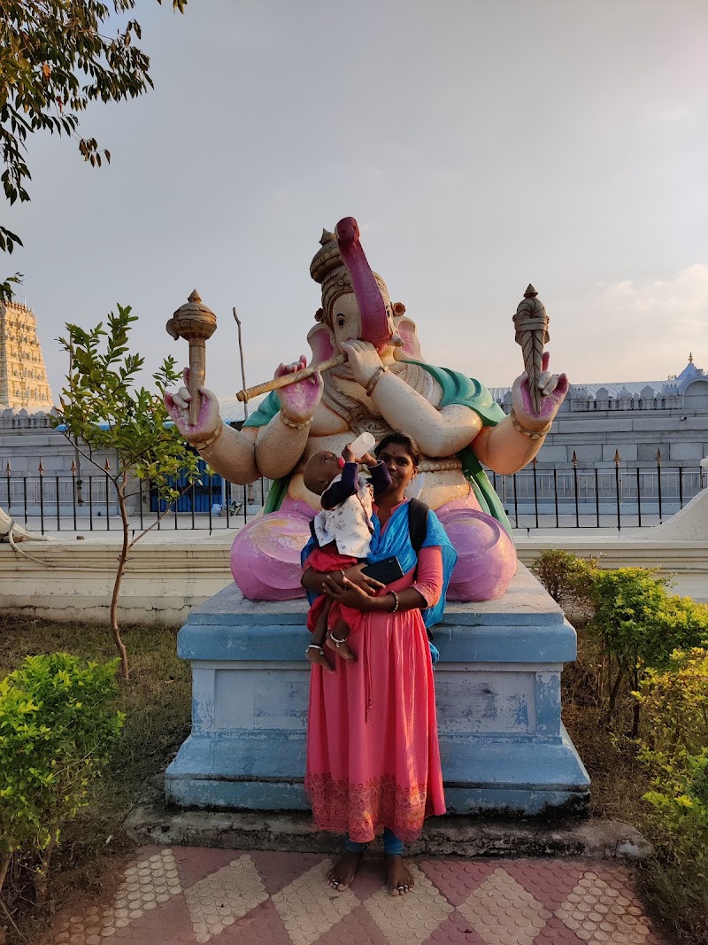 Sri Varasiddi Vinayaka Swamy Temple - Sri Varasiddi Vinayaka Swamy Temple, 63JW+H2H, Santhapet, Chittoor, Andhra Pradesh 517004, India