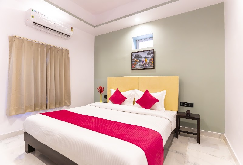 Hotel Lake N Hill View - Hotel Lake N Hill View & Rope Way, 60, near Fatehsagar Lake, beside Jain Temple, Dewali, Panchwati, Udaipur, Rajasthan 313001, India