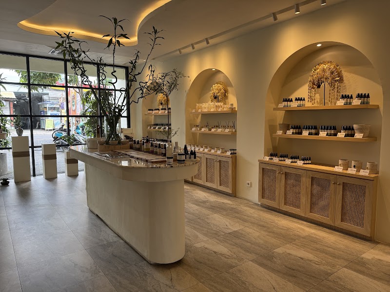 Jaens Spa Center Ubud - Jaens Spa Center Ubud Jl. Raya Pengosekan Ubud, Ubud, Kecamatan Ubud, Kabupaten Gianyar, Bali 80571, Indonesia