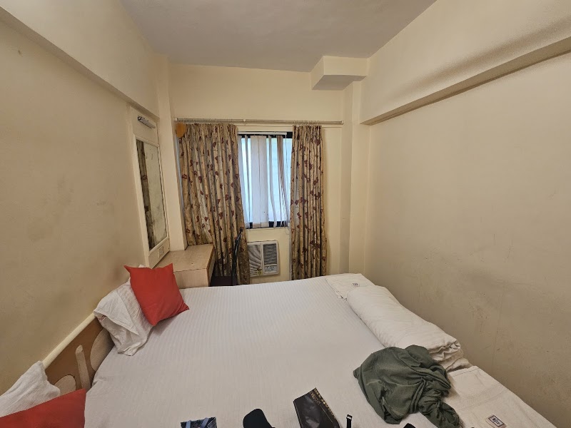 HOTEL WOODLAND - HOTEL WOODLAND 1st Floor, opposite Topiwala centre, Kakaji Nagar, Jawahar Nagar, Goregaon West, Mumbai, Maharashtra 400104, India