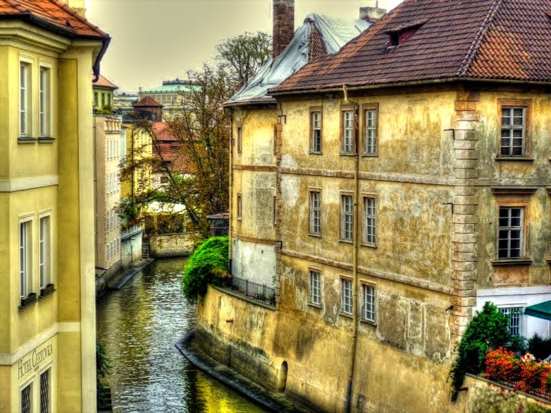 Čertovka canal - Čertovka canal, Na Kampě 118 00, Malá Strana, 118 00 Praha-Praha 1, Czechia