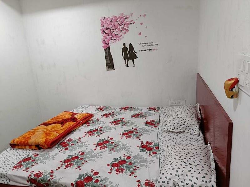 OYO Hotel White Rose - OYO Hotel White Rose, Kotra Rd, near ram bag, Rukmani Vihar, Raigarh, Chhattisgarh 496001, India