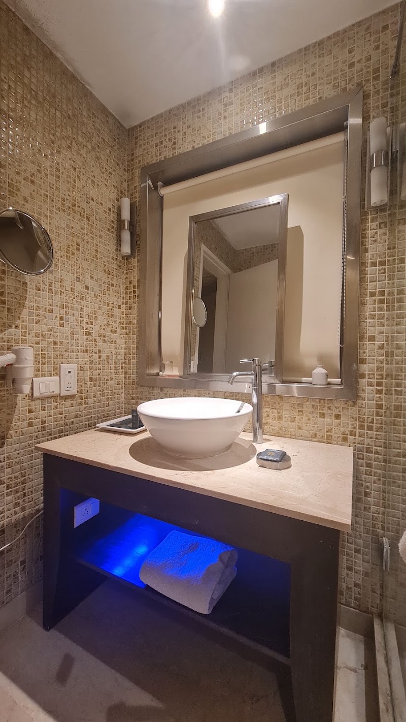 The Golkonda Hotel - The Golkonda Hotel, 10-1-124, Mehdipatnam - Banjara Hills Rd, Ambedkar Nagar, Masab Tank, Hyderabad, Telangana 500004, India