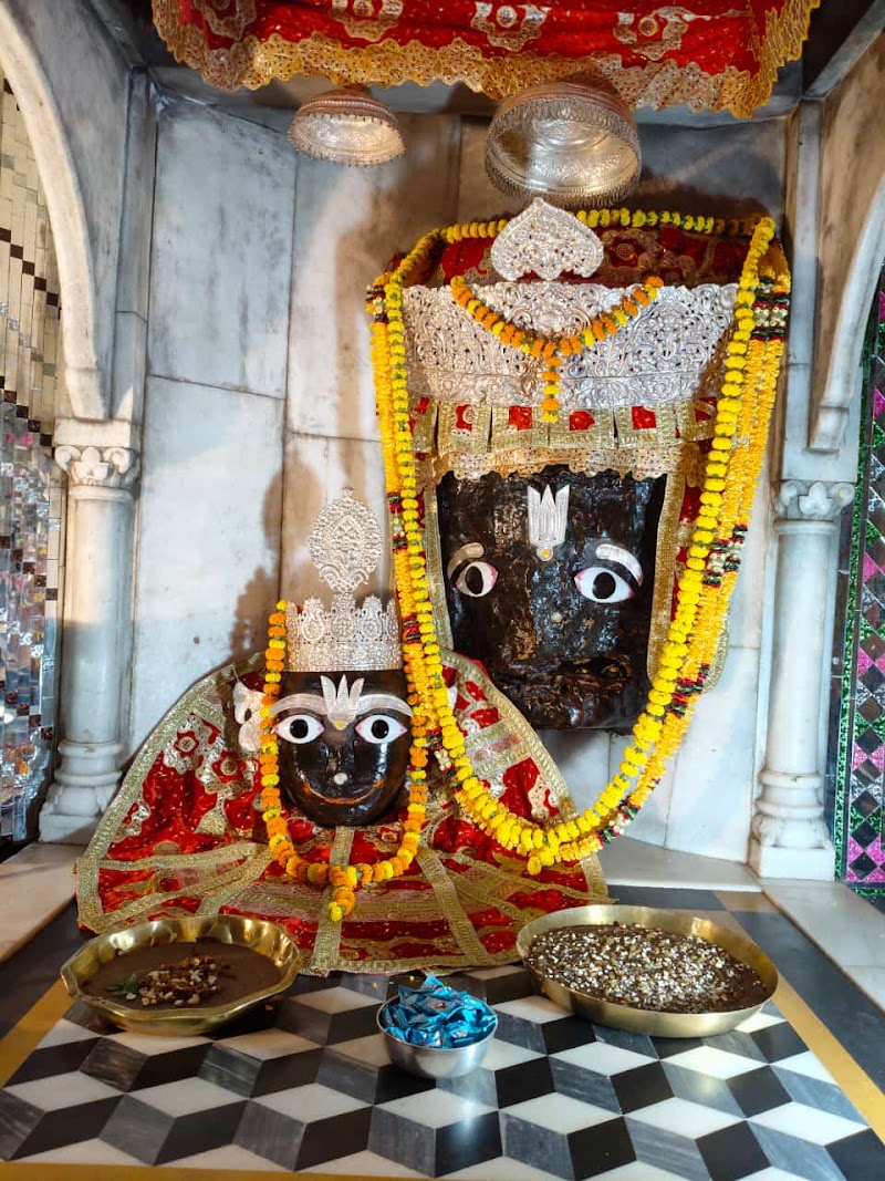 Kamadgiri chitrakoot - Kamadgiri chitrakoot, 5R8W+F5C, Parikrama Path, Kamta Mohalla, Sitapur, Chitrakoot, Uttar Pradesh 210204, India