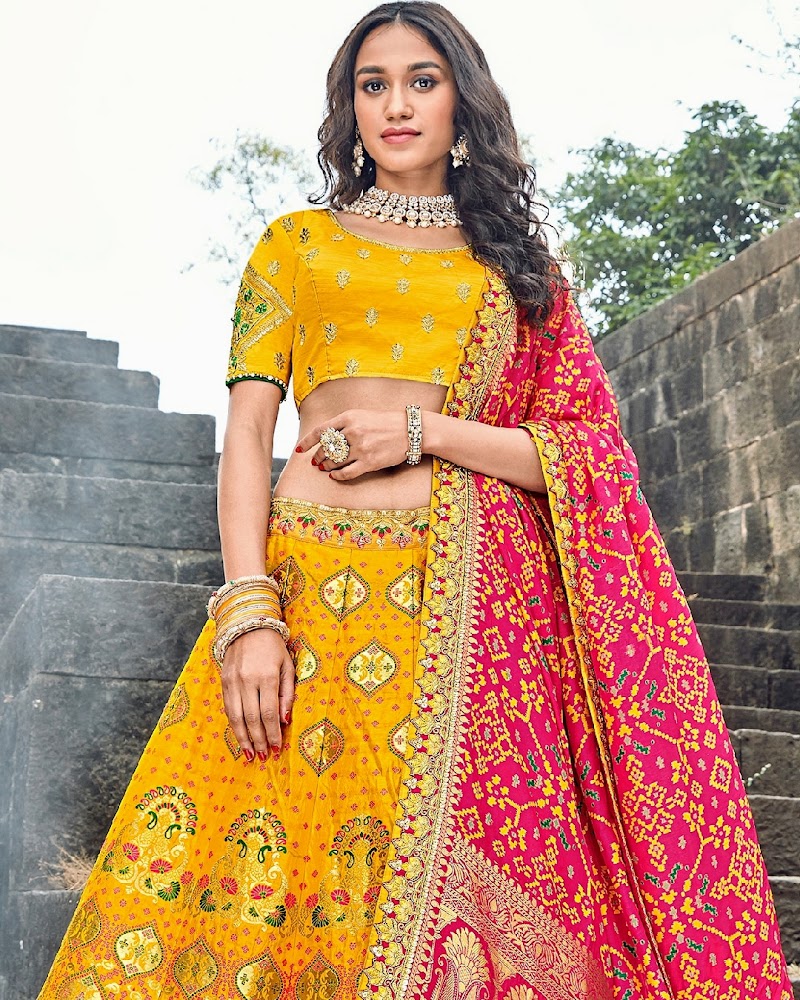 Goyal Saree Emporium - Goyal Saree Emporium Shop No, 8, Lal Ji Sand Ka Rasta, Chaura Rasta, Modikhana, Jaipur, Jaipur Nagar Nigam Area, Rajasthan 302003, India