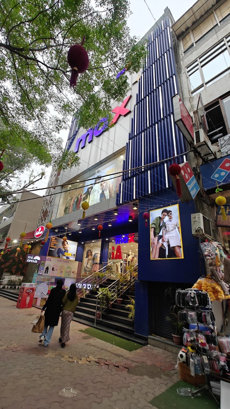 Max - Max Main Market, C Block 8, next to Haldiram's, Old Market, Block C, Malviya Nagar, New Delhi, Delhi 110017, India