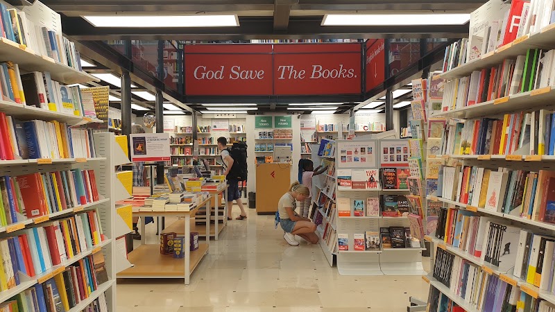 Feltrinelli Librerie - Feltrinelli Librerie Via Vittorio Emanuele Orlando, 78/81, 00185 Roma RM, Italy