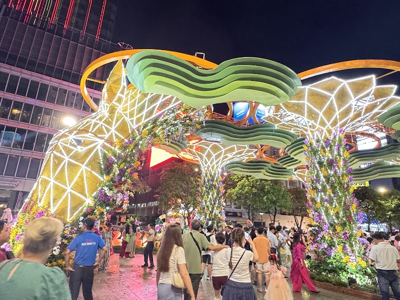 Đường hoa Nguyễn Huệ - Đường hoa Nguyễn Huệ, 6 Nguyễn Huệ, Sài Gòn, Hồ Chí Minh, Vietnam