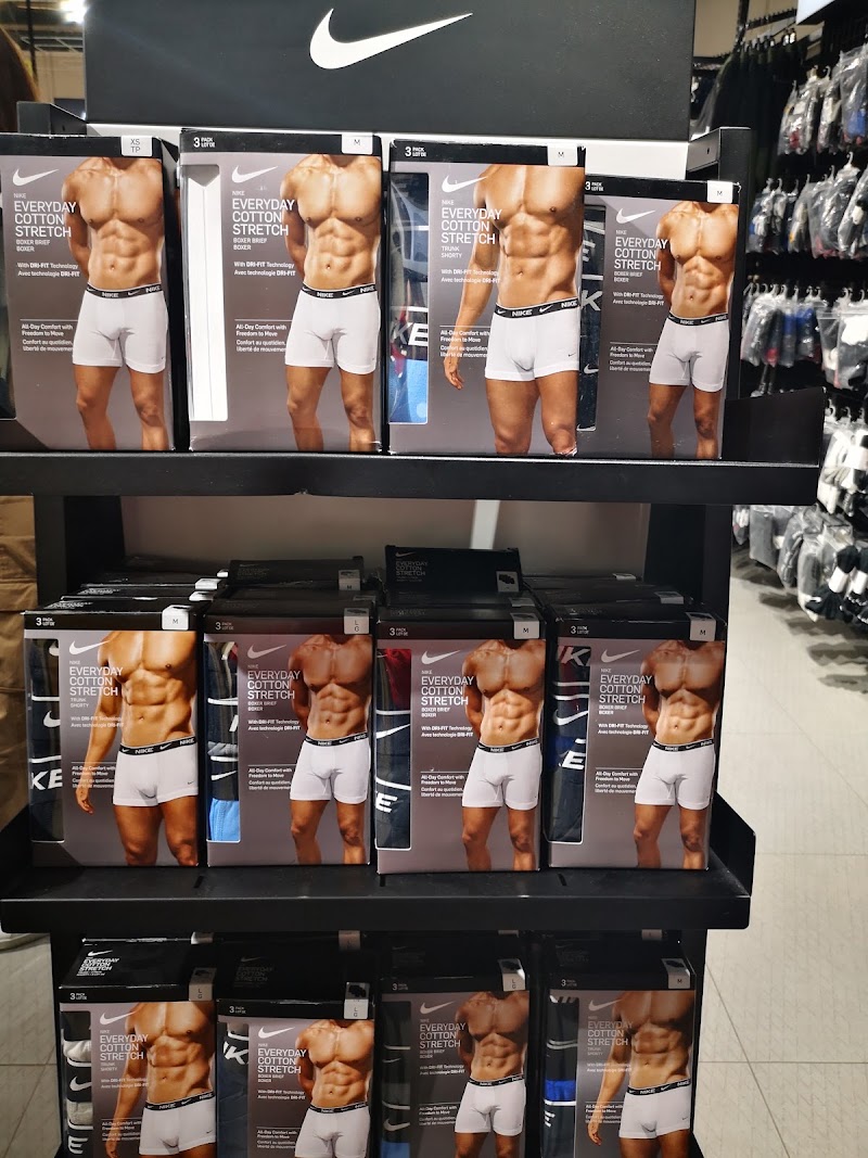 JD Sports - JD Sports, Diagonal Mar SC, Av. Diagonal, 3, Sant Martí, 08019 Barcelona, Spain