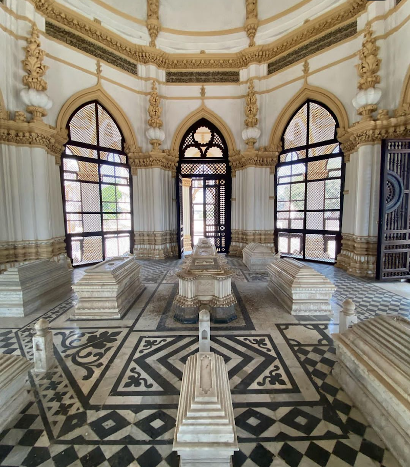 Mahabat Maqbara Palace - Mahabat Maqbara Palace, Junagadh - Mendarda Hwy, Mullawada, Junagadh, Gujarat 362001, India
