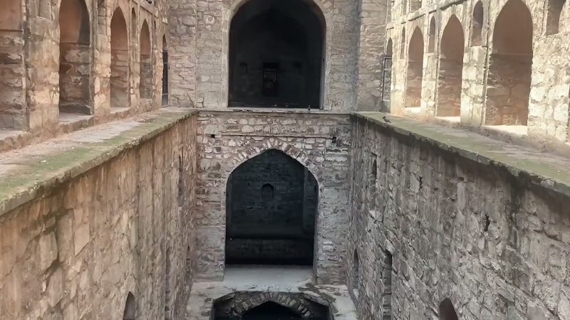 Agrasen ki Baoli - Agrasen ki Baoli Hailey Rd, Hamdard Nagar, Vakil Lane, Mandi House, New Delhi, Delhi 110001, India